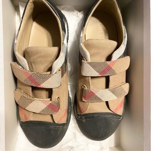Burberry boy shoes/sneakers